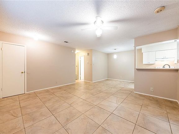 5th image of 8904 Pineridge Dr #A
