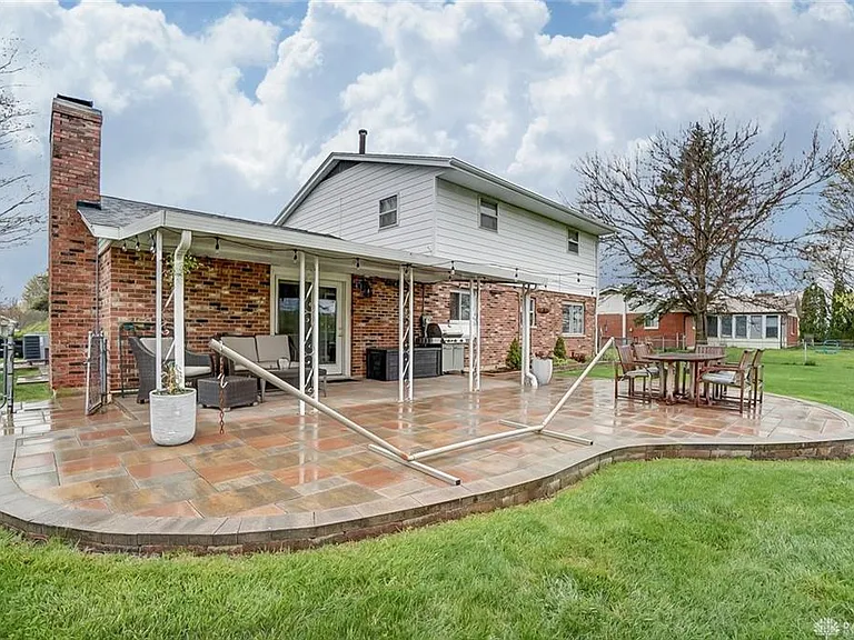 2108 N Fairfield Rd — Photo 31