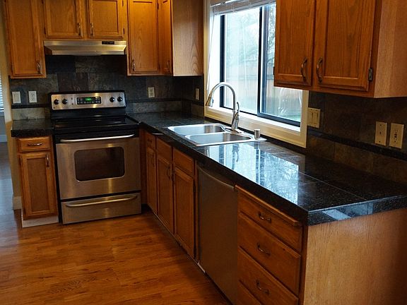5th image of 15405 SE 15th St