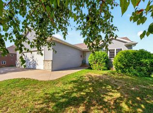 810 7th Ave SW, Pine Island, MN 55963