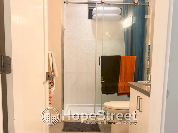 2 bedroom rental in Surrey — photo 9