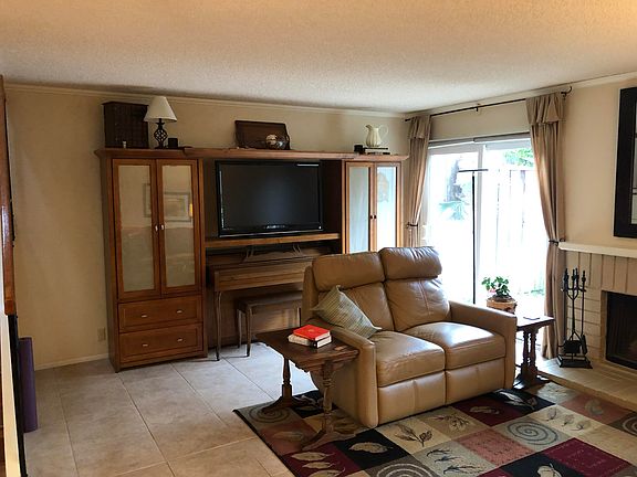 3rd image of 463 Cannon Green Dr APT C
