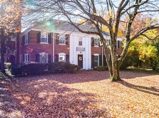 18500 S Woodland Rd, Shaker Heights, OH 44122