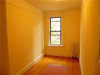 Rented by Siderow Residential Group