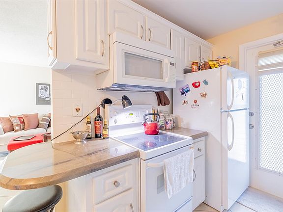 3rd image of 224 Hibiscus Avenue #250