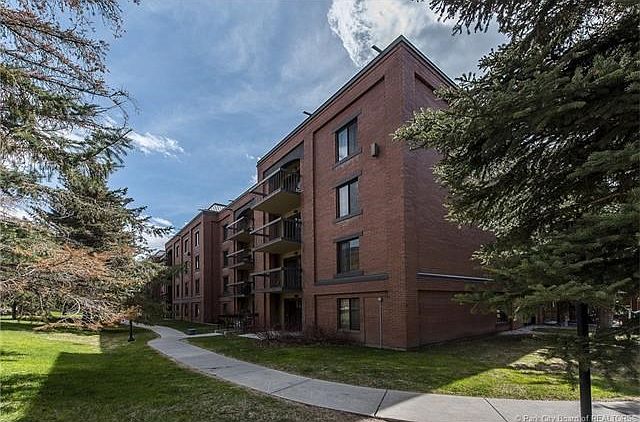 1st image of 950 Park Ave #226
