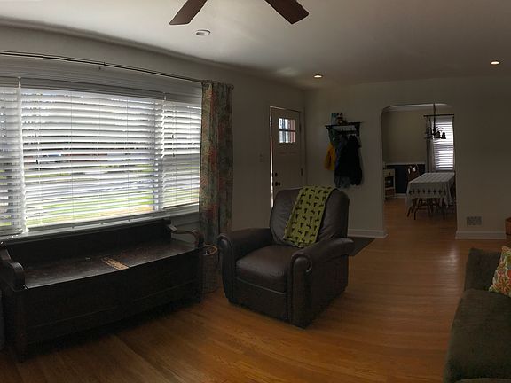 3rd image of 4208 Woodland Ave