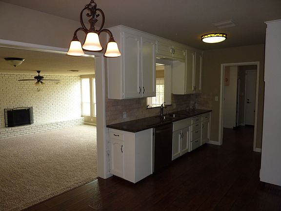 4th image of 1106 W Cortland Ave