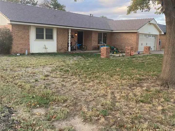 428 N Cimarron St, Hennessey, OK 73742