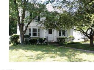 185 Penn Dr, West Hartford, CT 06119