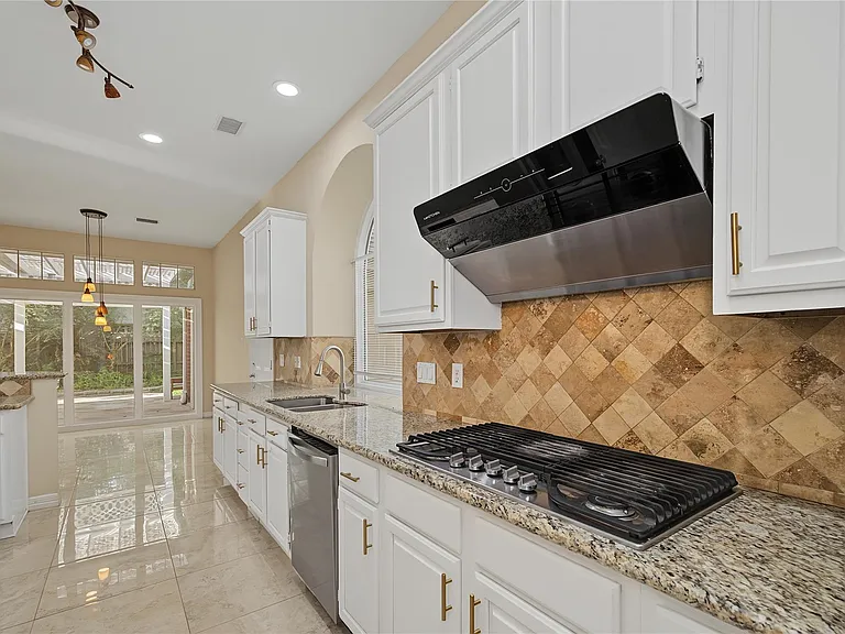 14135 Swallowfield Dr — Photo 30