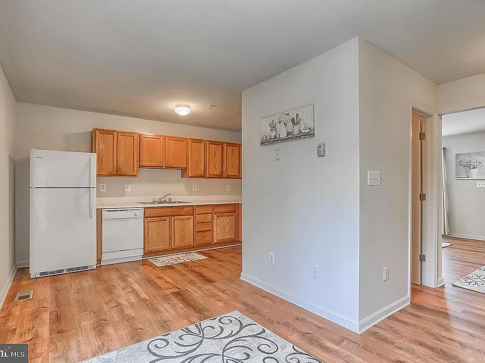1st image of 289 Center Deen Ave