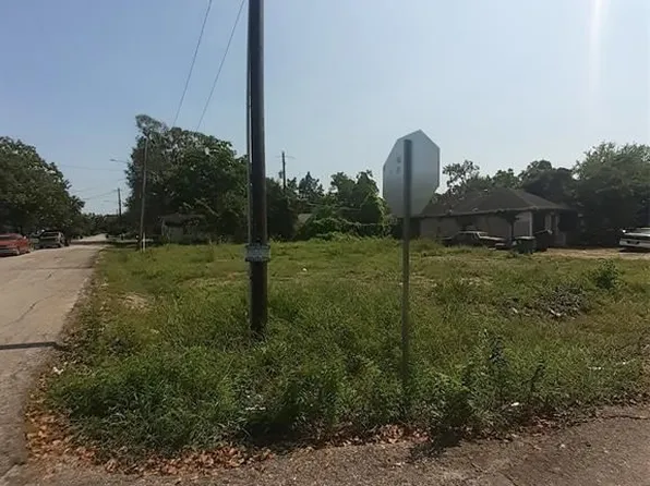 7001 Saint Augustine St, Houston, TX 77021