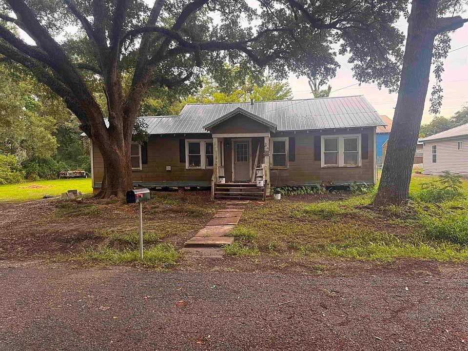 1st image of 209 Hewitt St #1