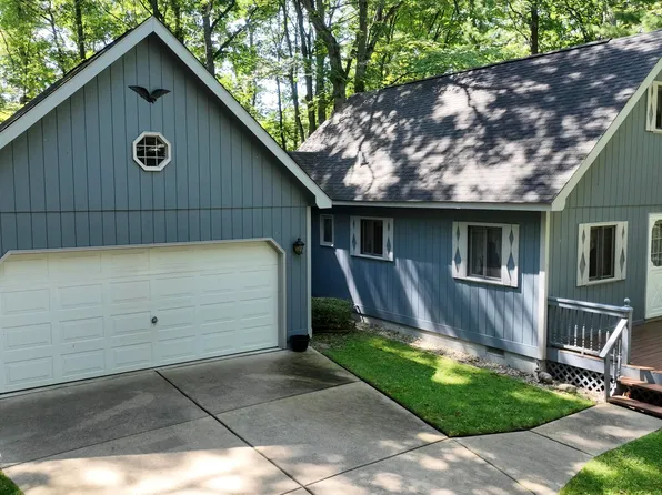 105 Raven Way, Roscommon, MI 48653