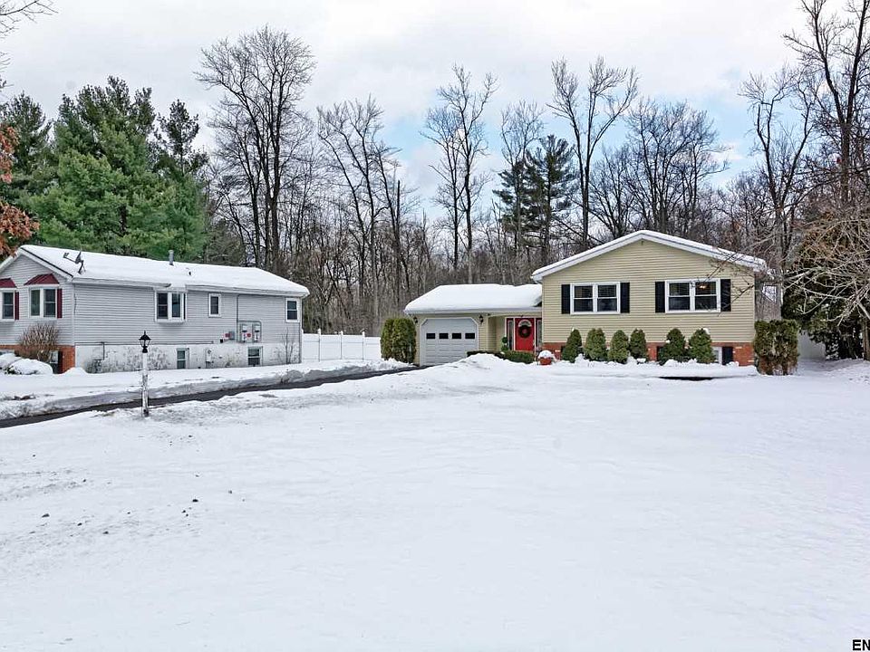 1st image of 22 Mystic Ln