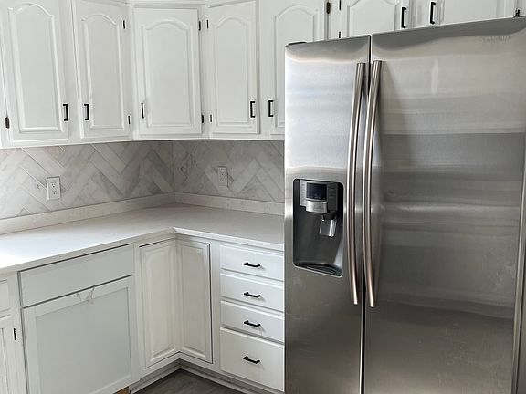 2nd image of 1441 Hyde Park Ave #1