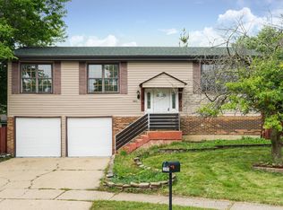 340 Boulder Dr, Glendale Heights, IL