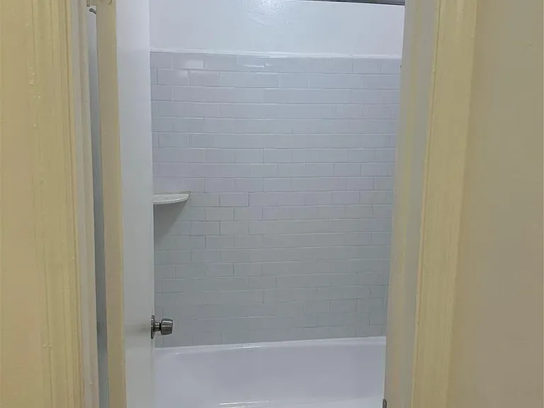 4340 NW 80th Ave — Photo 13