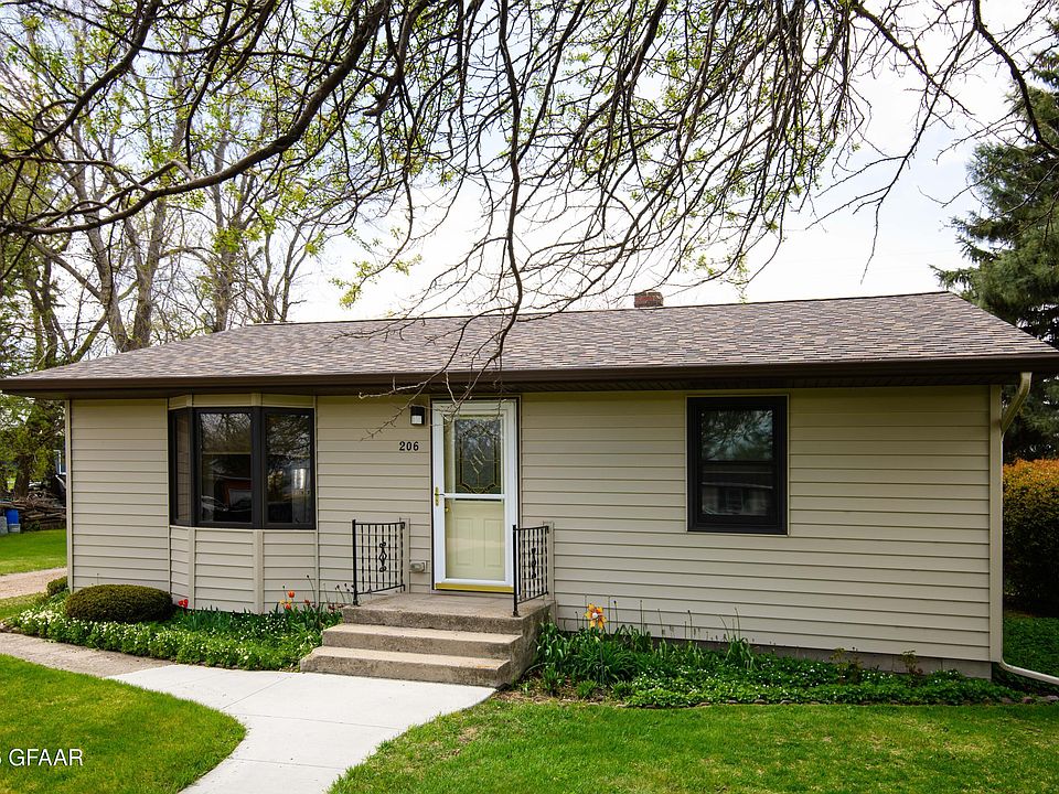1st image of 206 4th St S