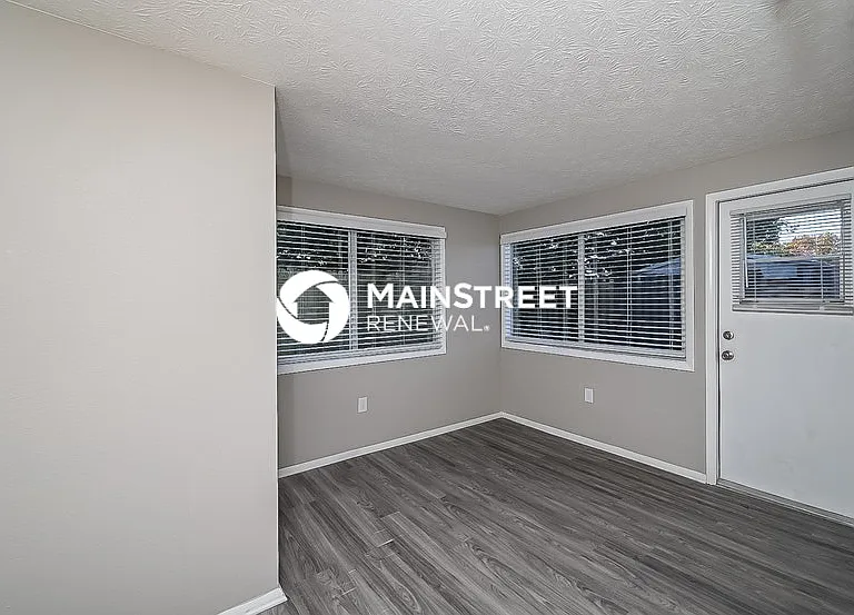 4010 Stratfield Dr — Photo 10