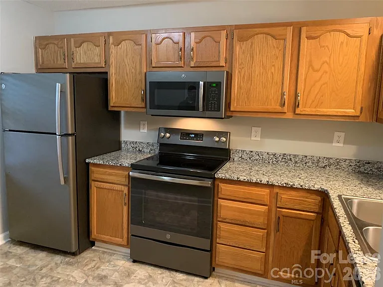 11168 Whitlock Crossing Ct — Photo 7