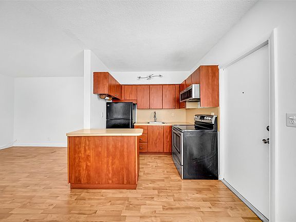 4th image of 3525 Tyler Street #9