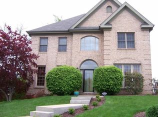 105 Cara Lin Dr, Pittsburgh, PA 15221