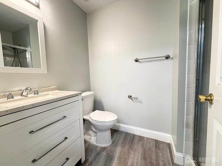 511 Dunn Cir — Photo 12