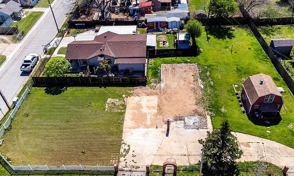 1st image of 736 SE 30th St #1-007