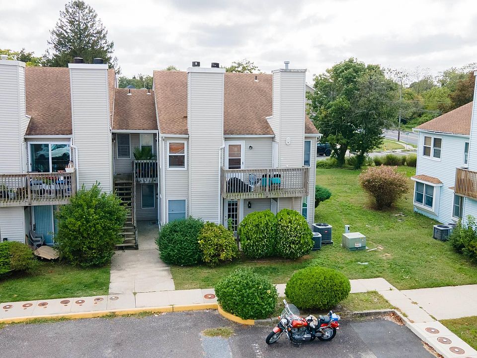 1st image of 700 N Franklin Blvd Unit 307