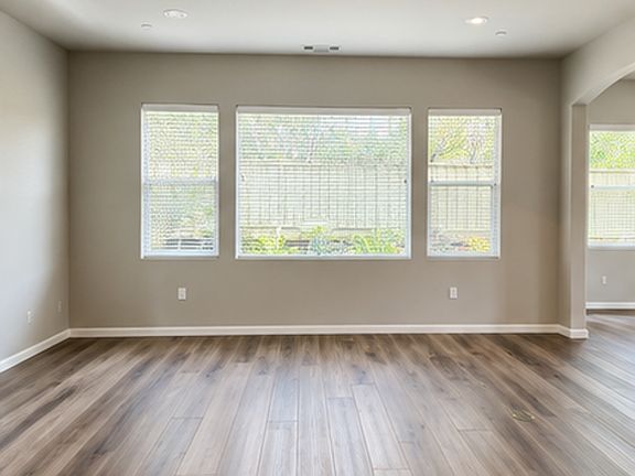 5th image of 3524 Leete Ave