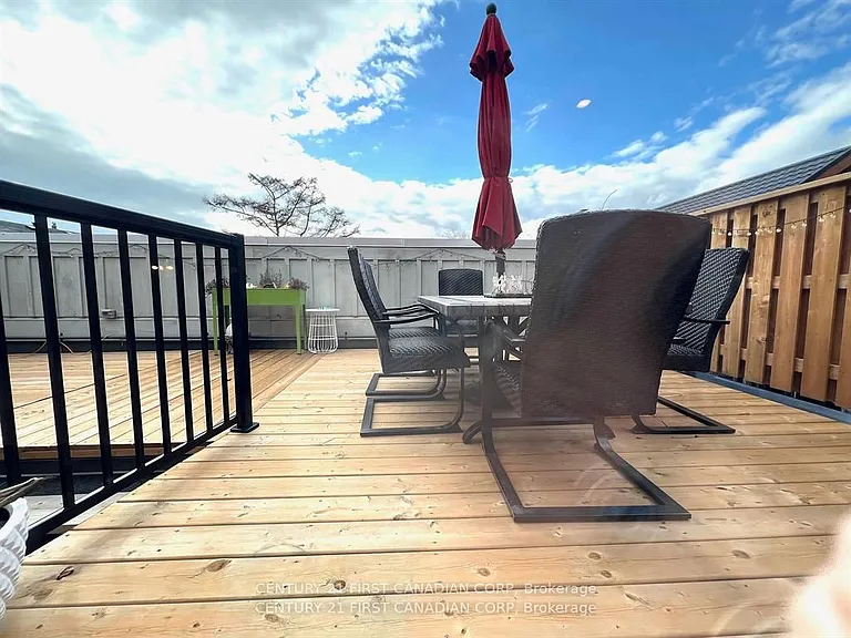 218 Joseph St #UPPER — Photo 20