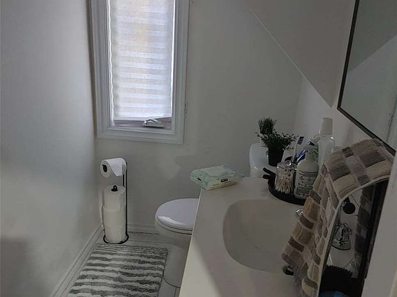 5th image of 3268 Baby St