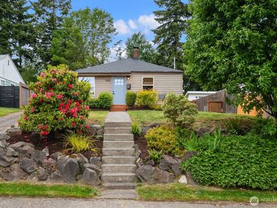 7915 18th Avenue SW, Seattle, WA, 98106