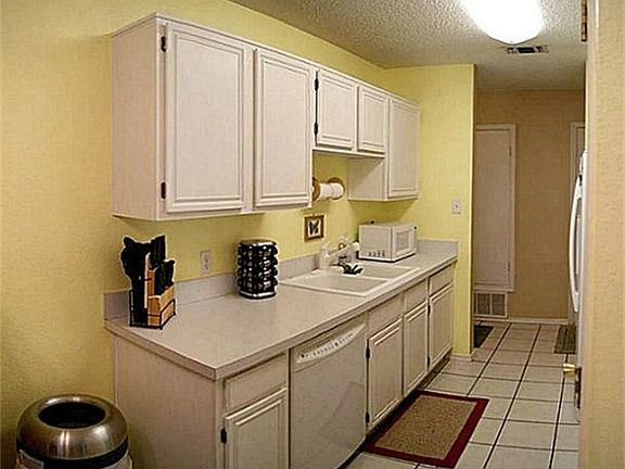 4th image of 8113 Spruce Valley Dr