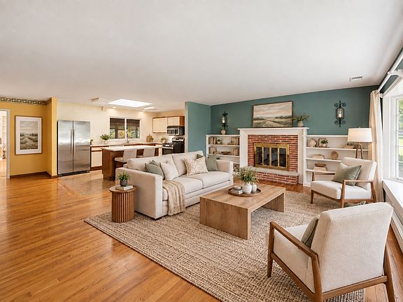3rd image of 207 Tully Pl