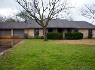 1805 Kent St, Taylor, TX 76574