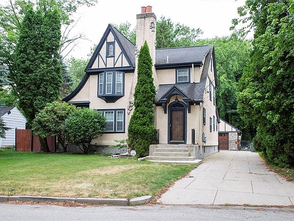 3rd image of 4 Grandview Ave