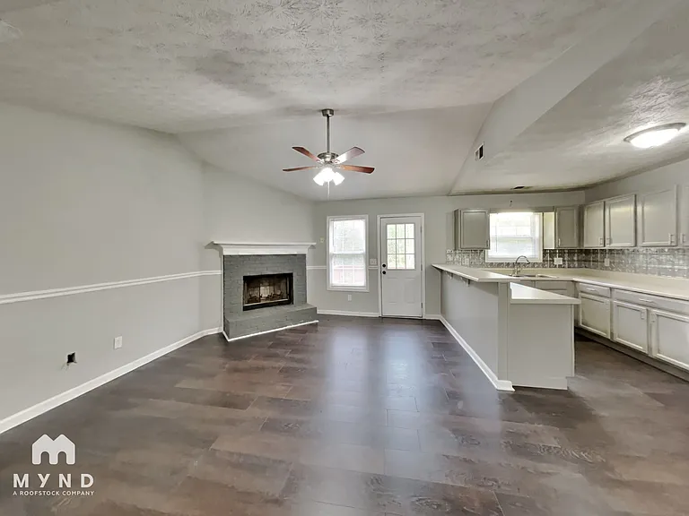 165 Mountain Way — Photo 4