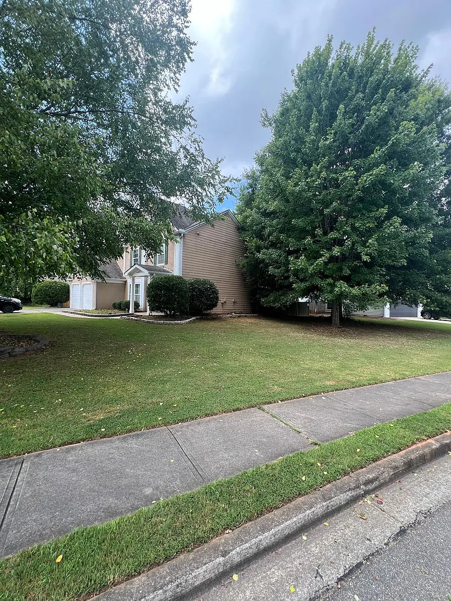 Side_View - 7110 Titchfield Pl