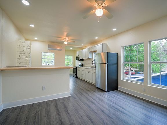3rd image of 1034 Hammond Ave #1