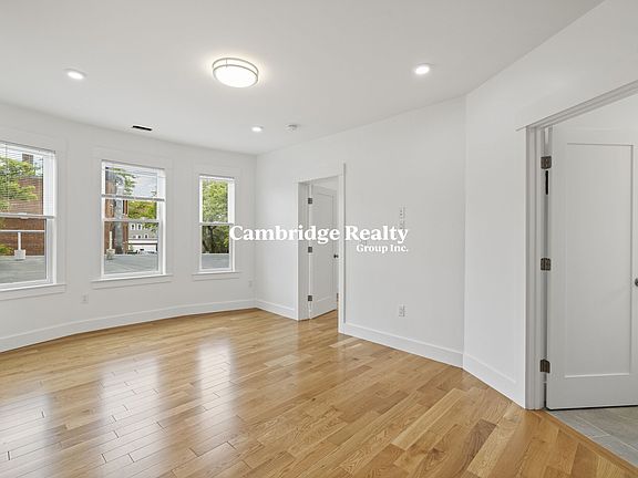 4th image of 373 Columbia St #E