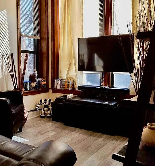 2326 W 24th St #1A — Photo 2