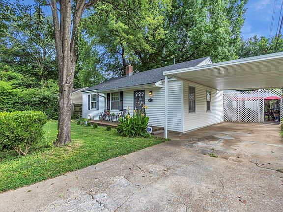 2nd image of 3921 N Rossiland Cir