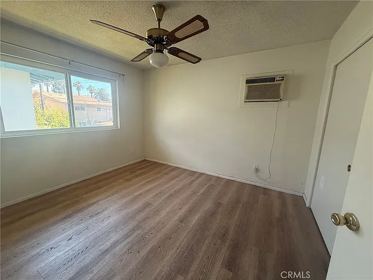 11246 Benton St — Photo 4