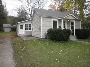 713 N Washington St, Lowell, MI 49331