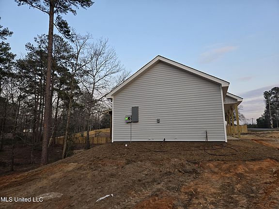 4th image of 405 George Ford Rd