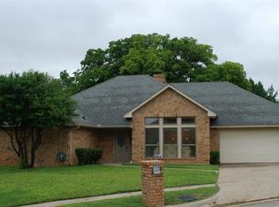 3209 Willow Brook Dr, Mansfield, TX 76063