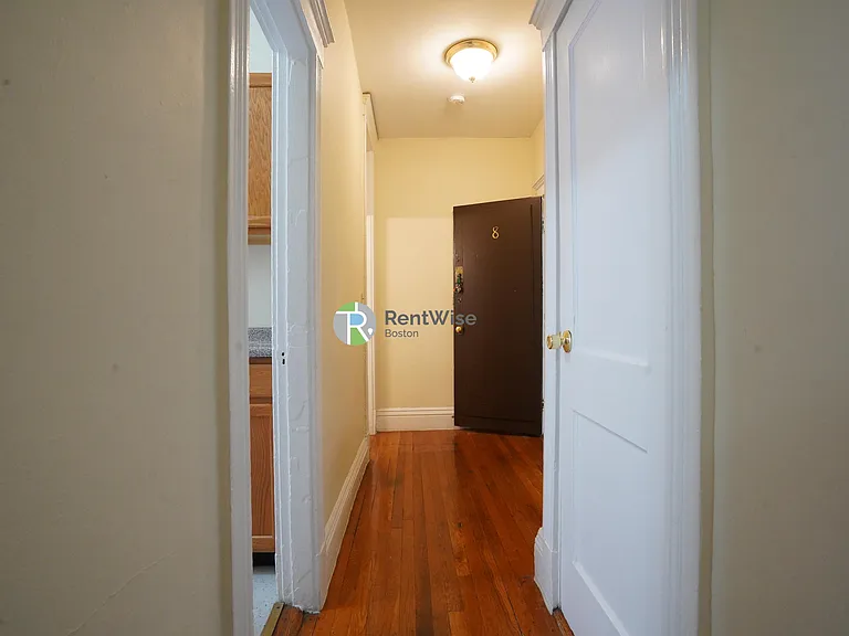 31-35 Gardner St — Photo 6